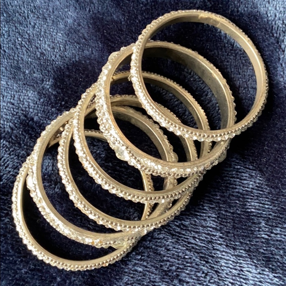 BEAUTIFUL bangles. perfect party wear!!!!